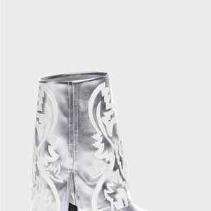 AZALEA WANG | ESPERANZA : Embroidered Silver Cowboy Ankle Boots